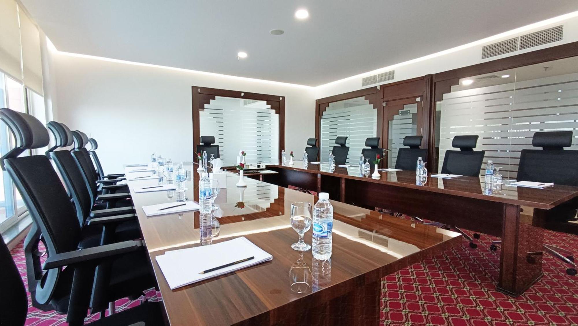 Sunday Mega Hotel Sheikh Zayed Road Near Difc Formerly Emirates Grand Hotel Dubai Exteriör bild