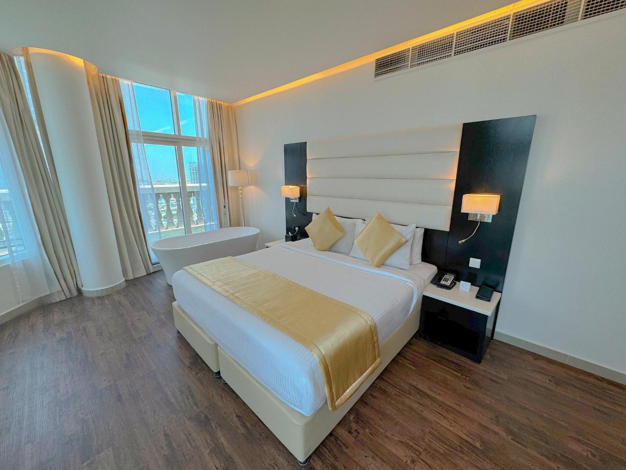 Sunday Mega Hotel Sheikh Zayed Road Near Difc Formerly Emirates Grand Hotel Dubai Exteriör bild