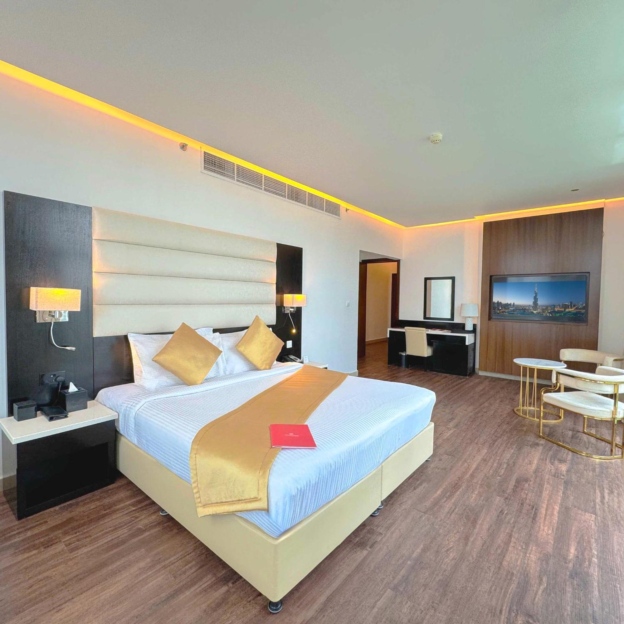 Sunday Mega Hotel Sheikh Zayed Road Near Difc Formerly Emirates Grand Hotel Dubai Exteriör bild