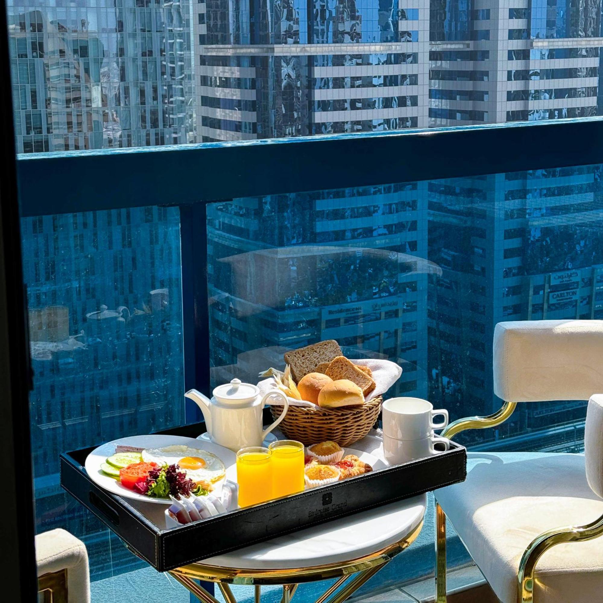 Sunday Mega Hotel Sheikh Zayed Road Near Difc Formerly Emirates Grand Hotel Dubai Exteriör bild